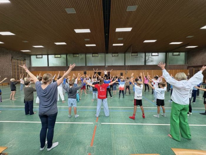 Foto vom Tanztag in der Sporthalle.